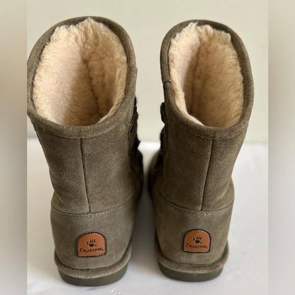 BearPaw Olive Green Winter Boots Women Size: 11 - Picture 2 of 13